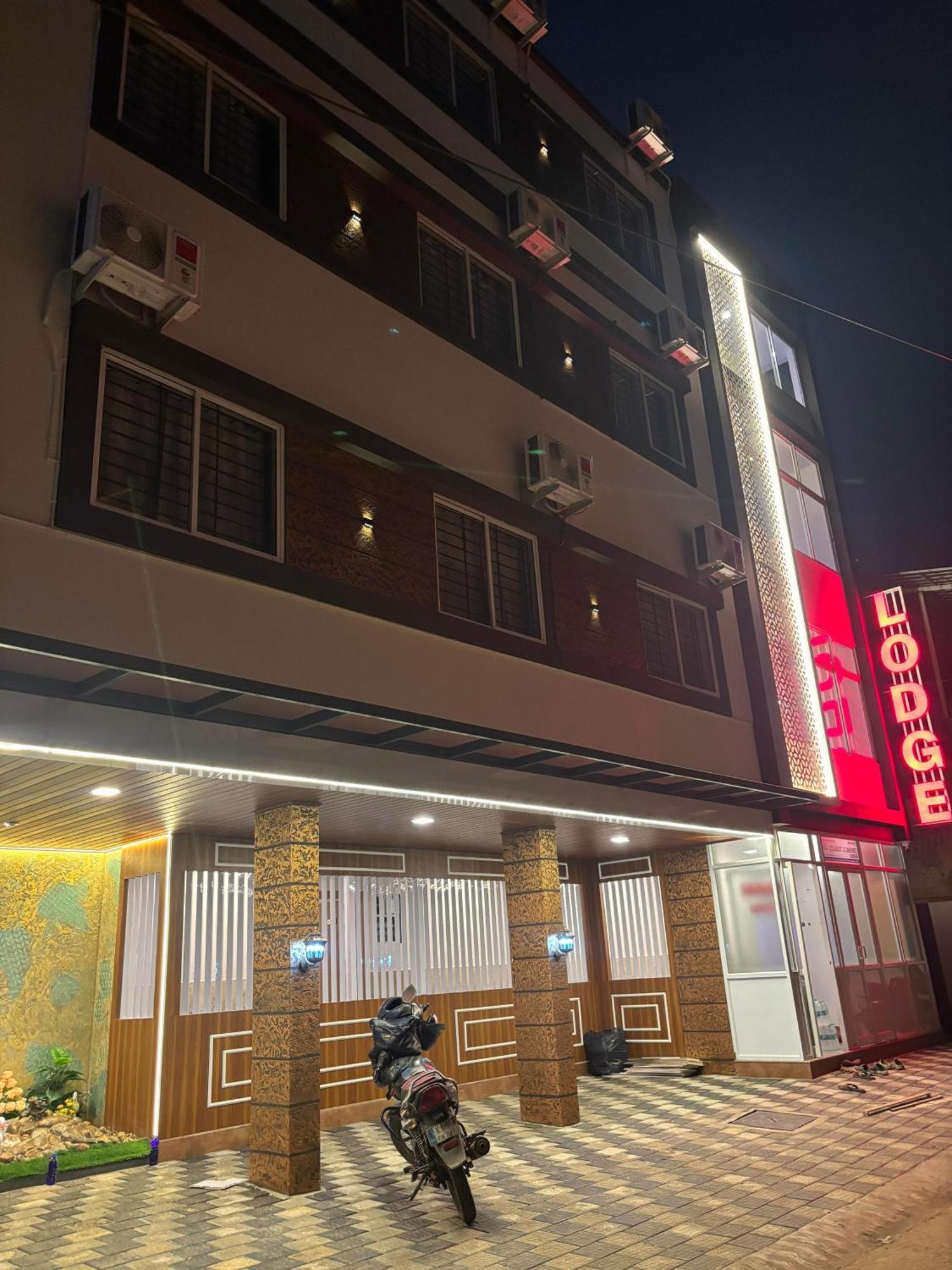 Classic Comfort Lodge Mangalore Exteriör bild