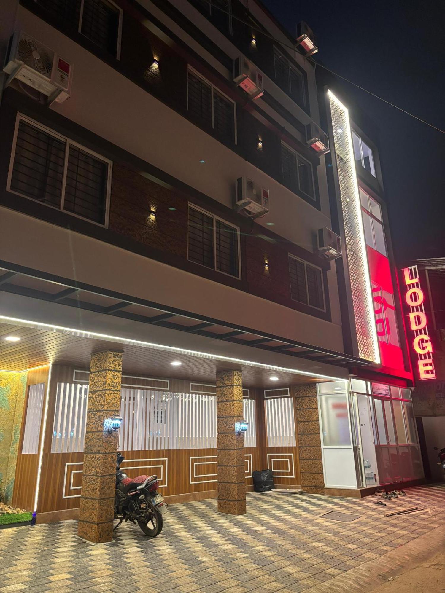 Classic Comfort Lodge Mangalore Exteriör bild