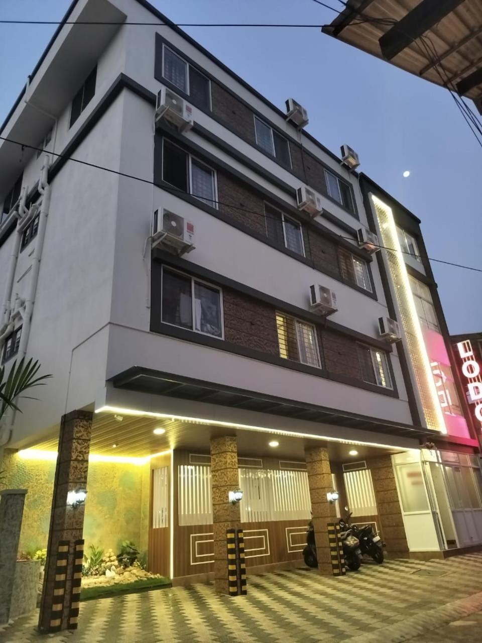 Classic Comfort Lodge Mangalore Exteriör bild